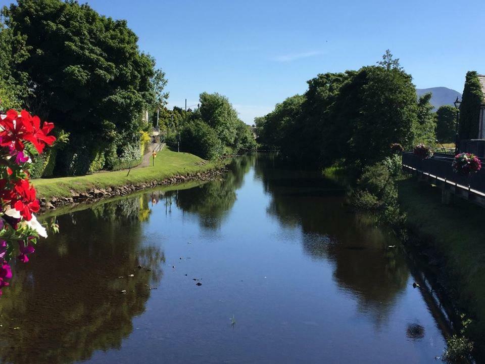 Thistledown - Ballina - Crossmolina - County Mayo - Sleeps 8 - Sister Property To Inglewood Exteriér fotografie